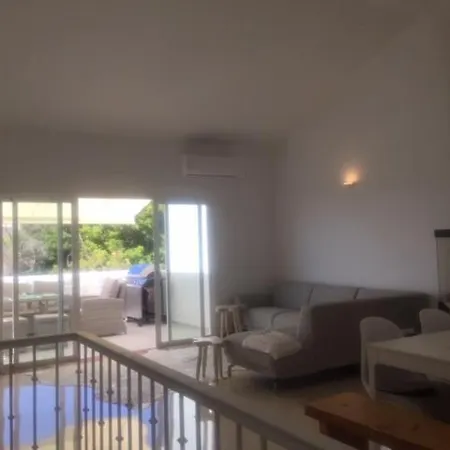 Island Deluxe , 2 Room, 100 Sqm, W-lan, 3 Terrace, 2 Bathroom شقة إِستيبونا