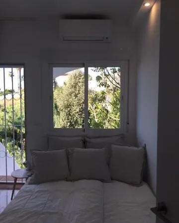 Island Deluxe , 2 Room, 100 Sqm, W-lan, 3 Terrace, 2 Bathroom شقة إِستيبونا