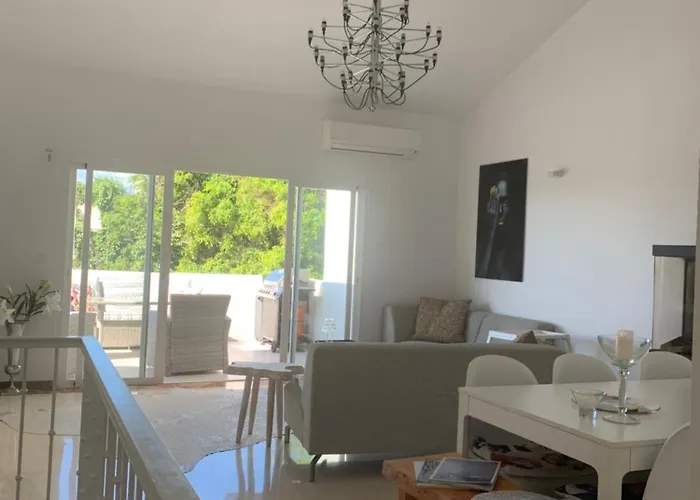 Island Deluxe , 2 Room, 100 Sqm, W-lan, 3 Terrace, 2 Bathroom * 埃斯特波纳